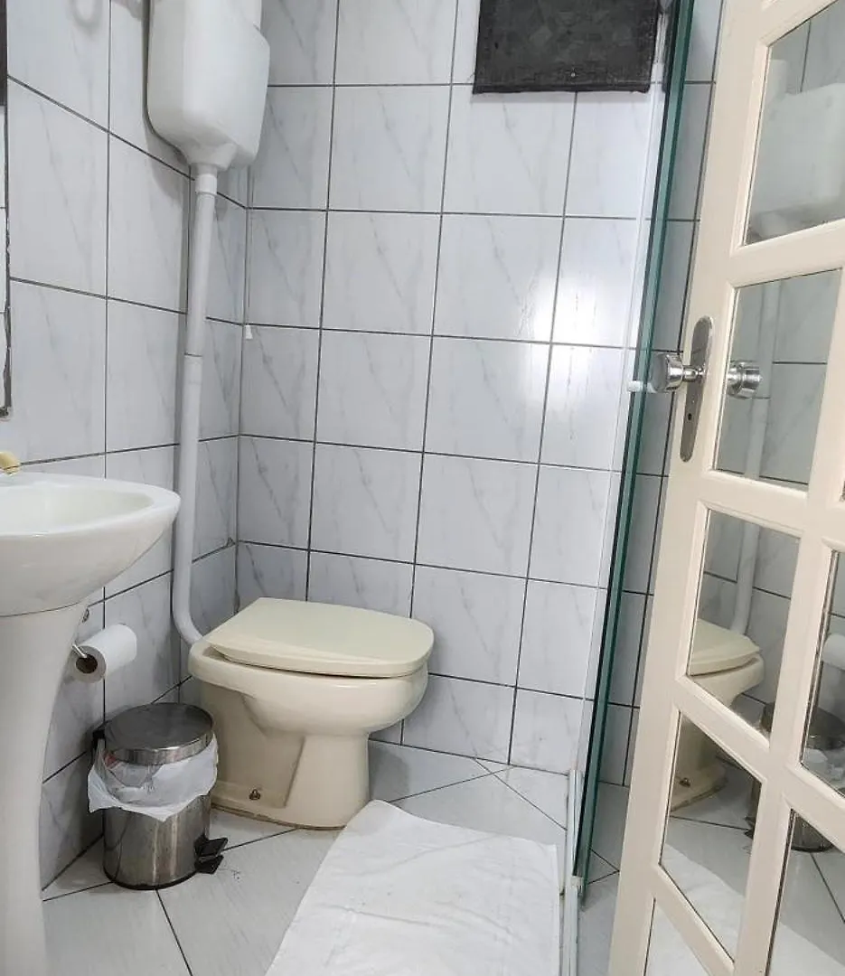Hostel Em Brusque - Para Quem Busca Economia - Otima Localizacao 0*,